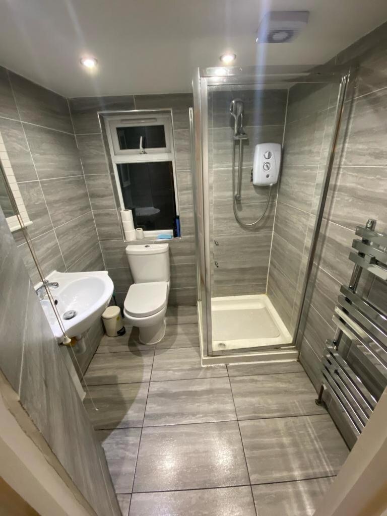 4 Bedroom - 5 Mins To Tube Appartamento Londra